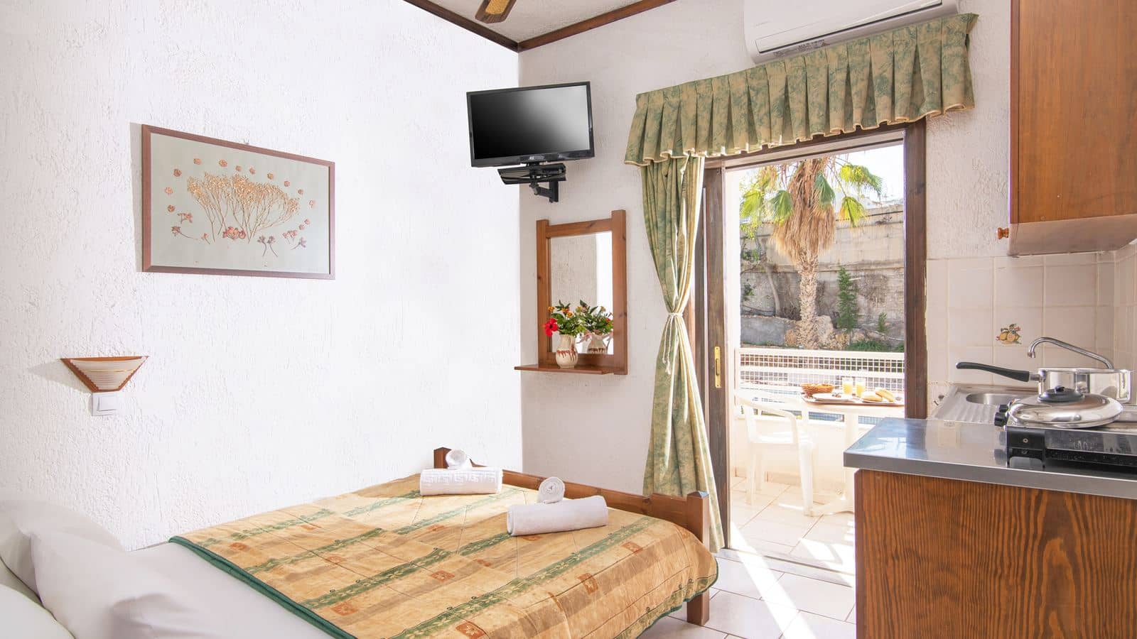 rooms-2-bed-studio