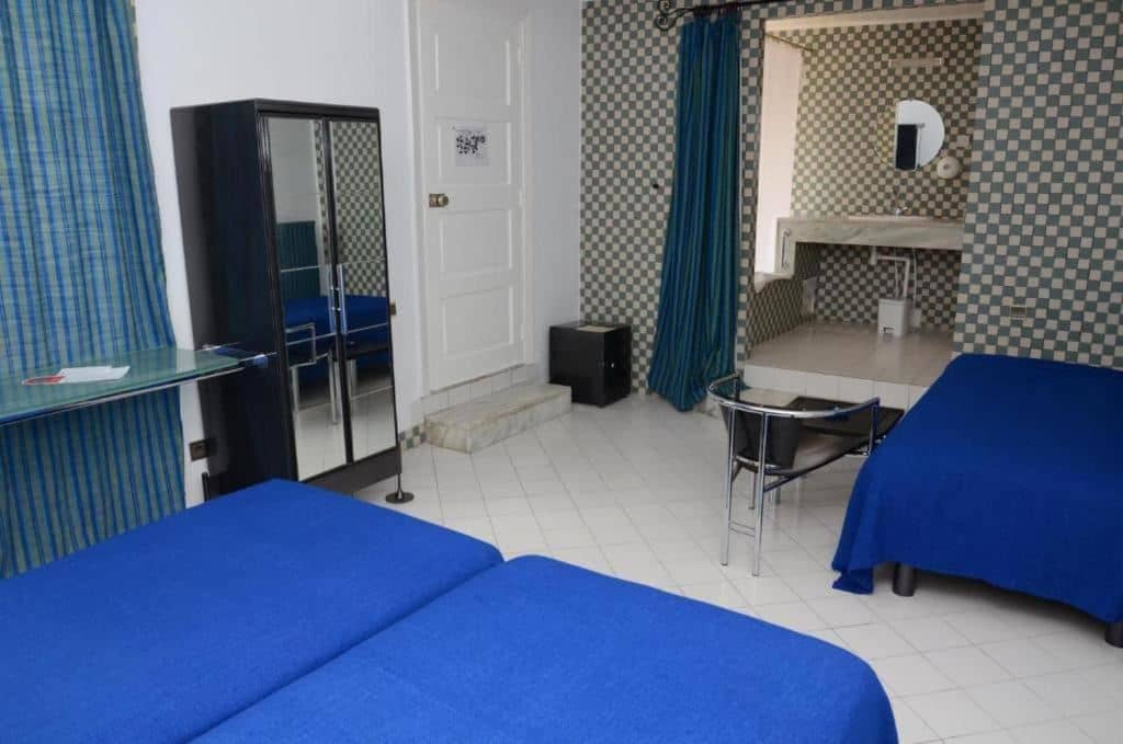 rooms-triple-studio