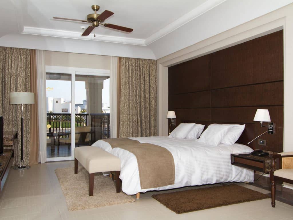 rooms-double-standard-room-poolview-single-use