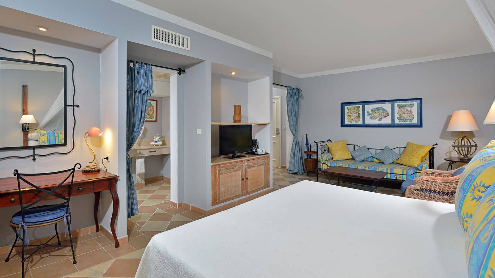 rooms-classic-room
