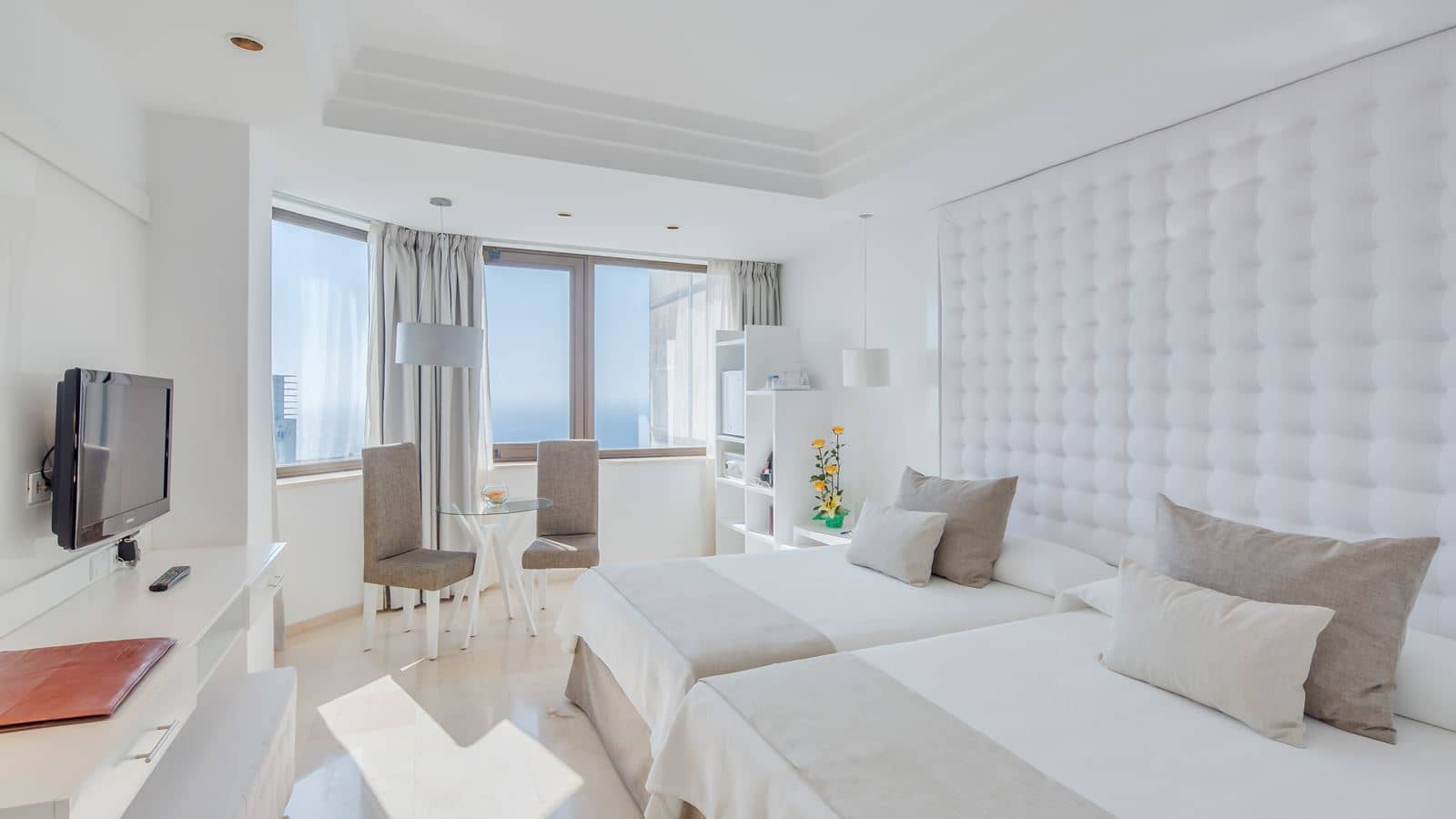 rooms-classic-room