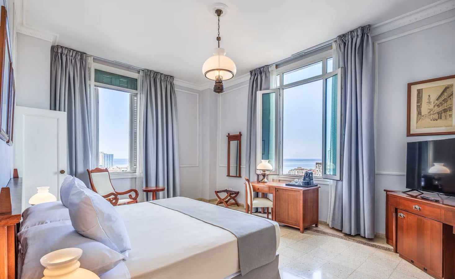 rooms-superior-room