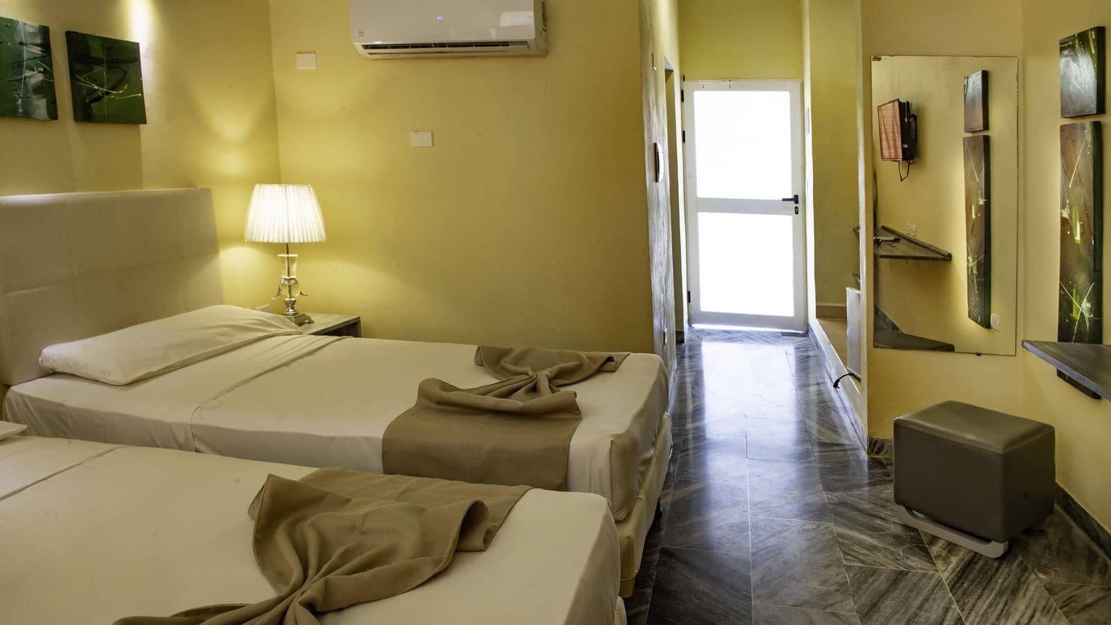 rooms-standard-room
