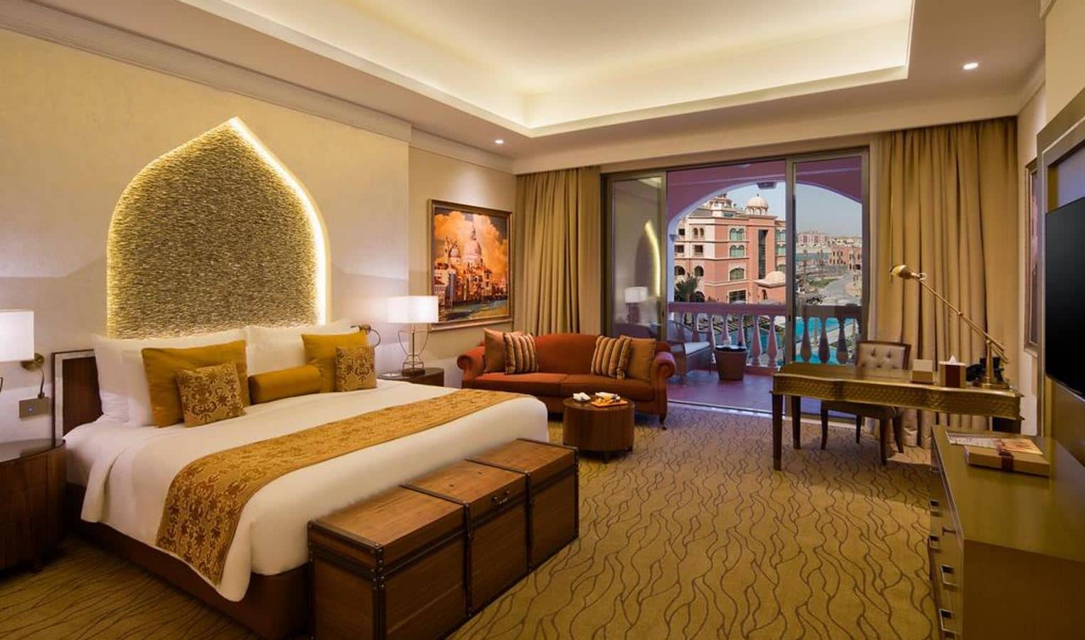 rooms-deluxe-room-pool-view