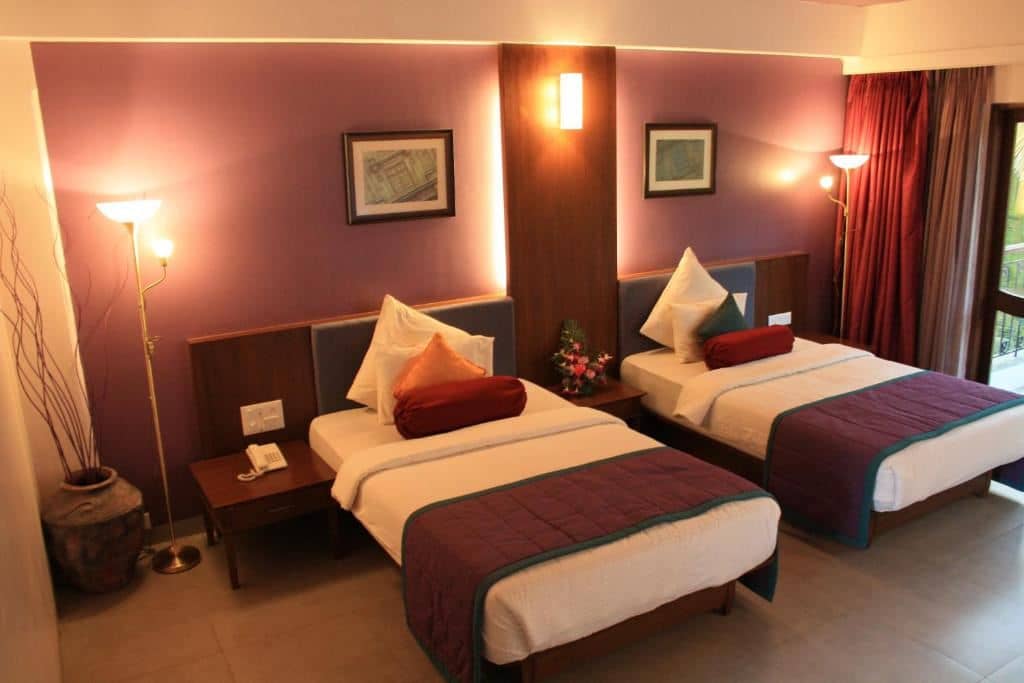 rooms-royal-twin-room