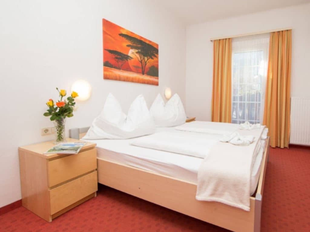 rooms-family-room