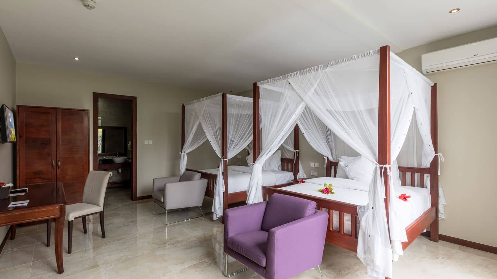 rooms-3-bedroom-villa-poolview