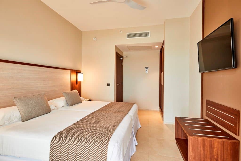 rooms-family-room