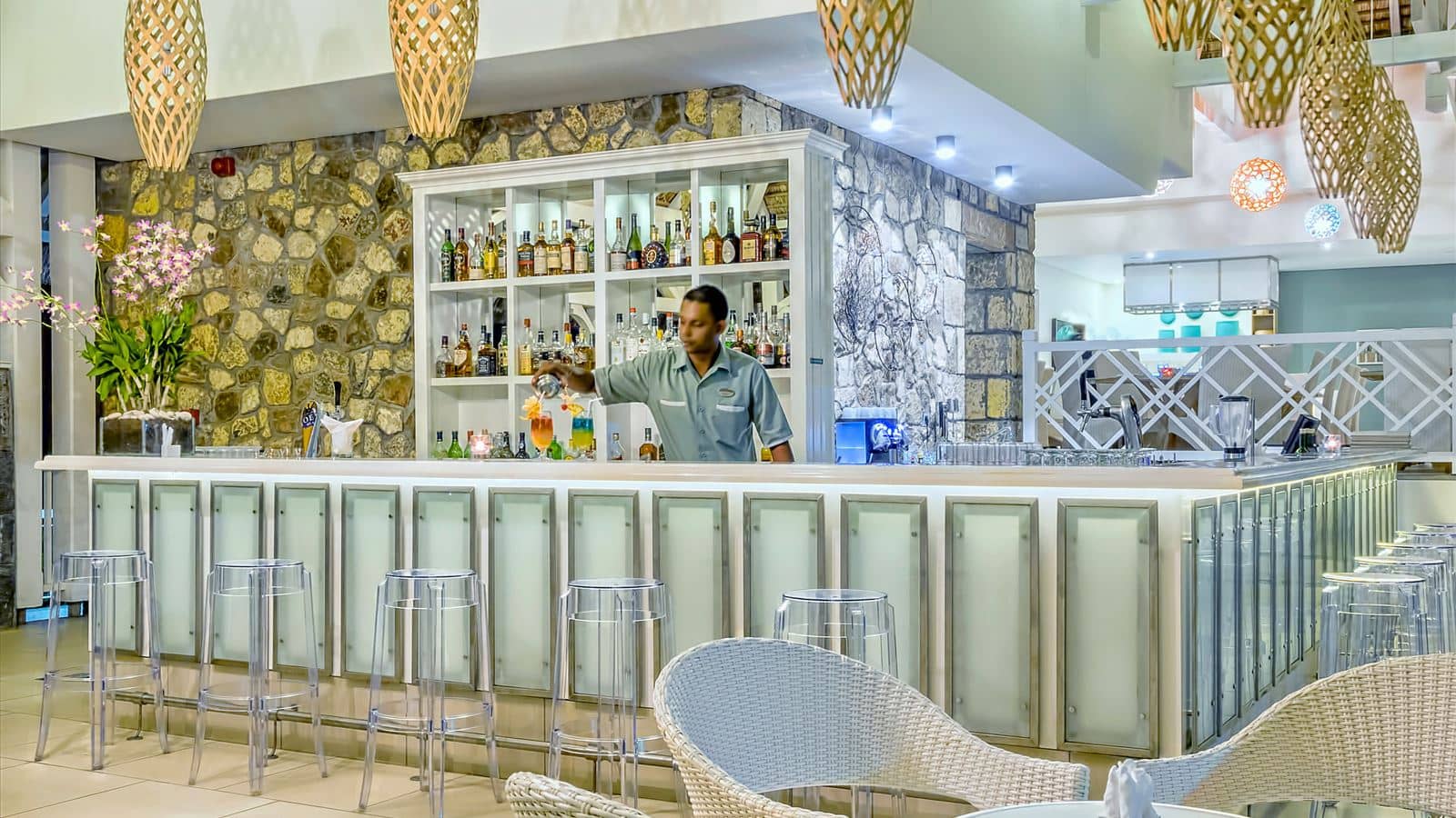 bars-cyan-pool-bar