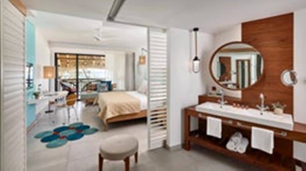 rooms-deluxe-room