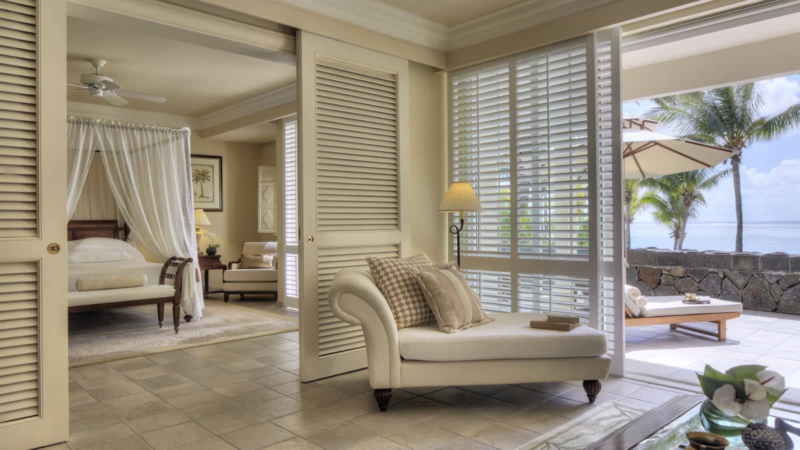 rooms-colonial-ocean-front-suites