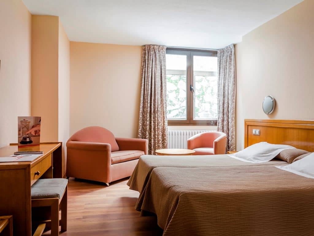 rooms-standard-room