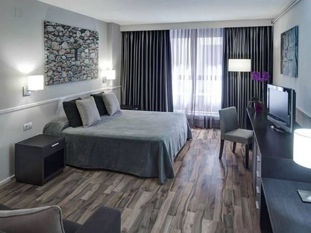 rooms-standard-room