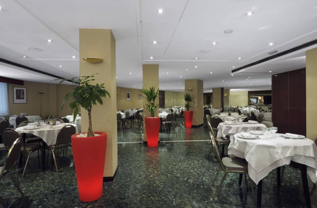 restaurants-restaurant