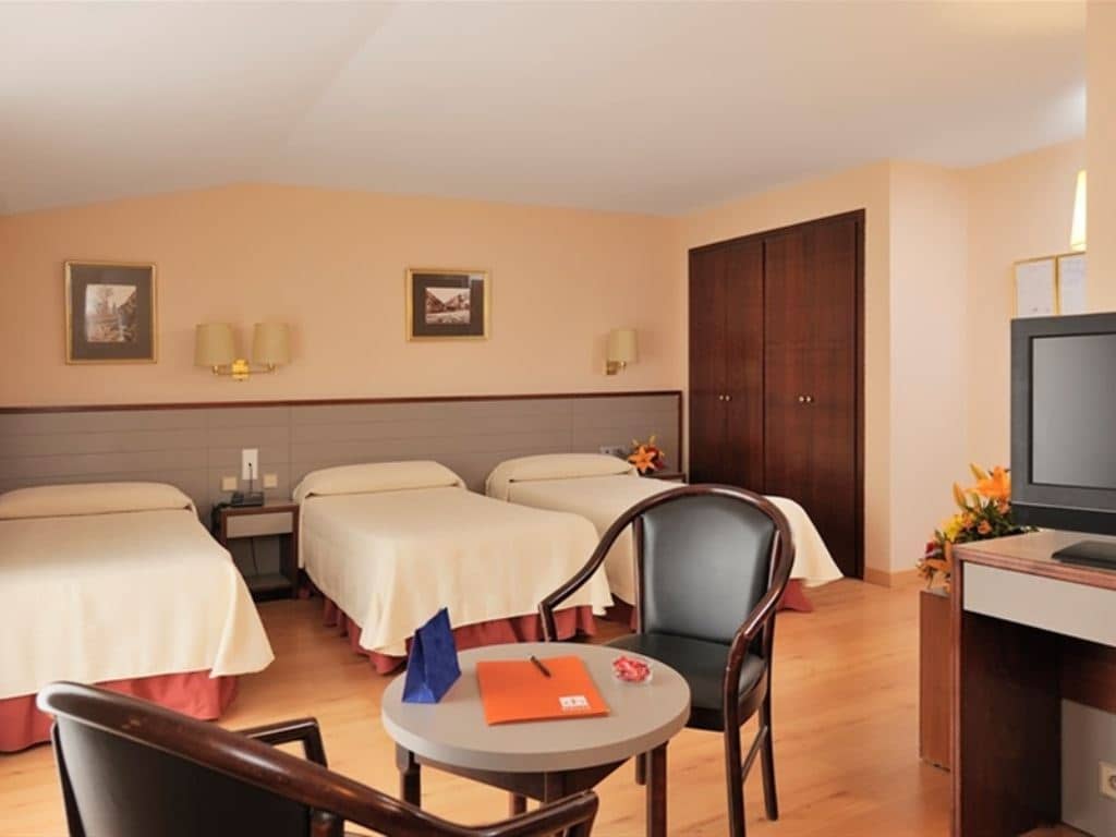 rooms-triple-room
