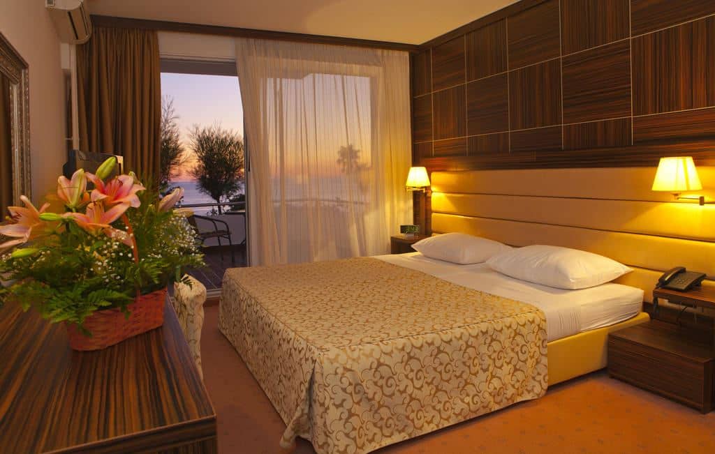 rooms-standard-room-extra-bed-sea-view
