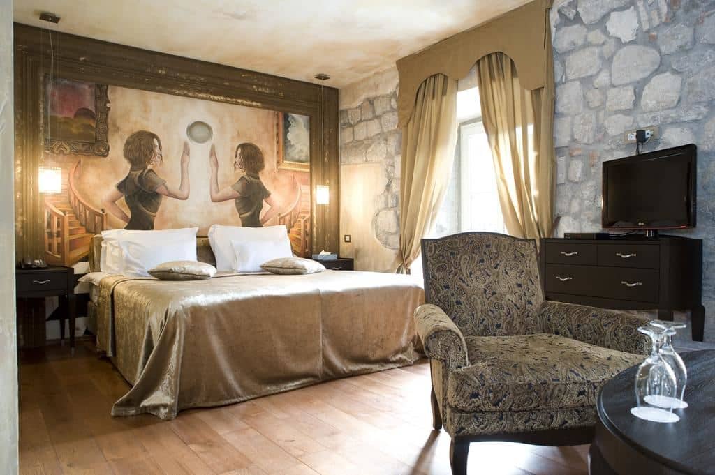 rooms-superior-room