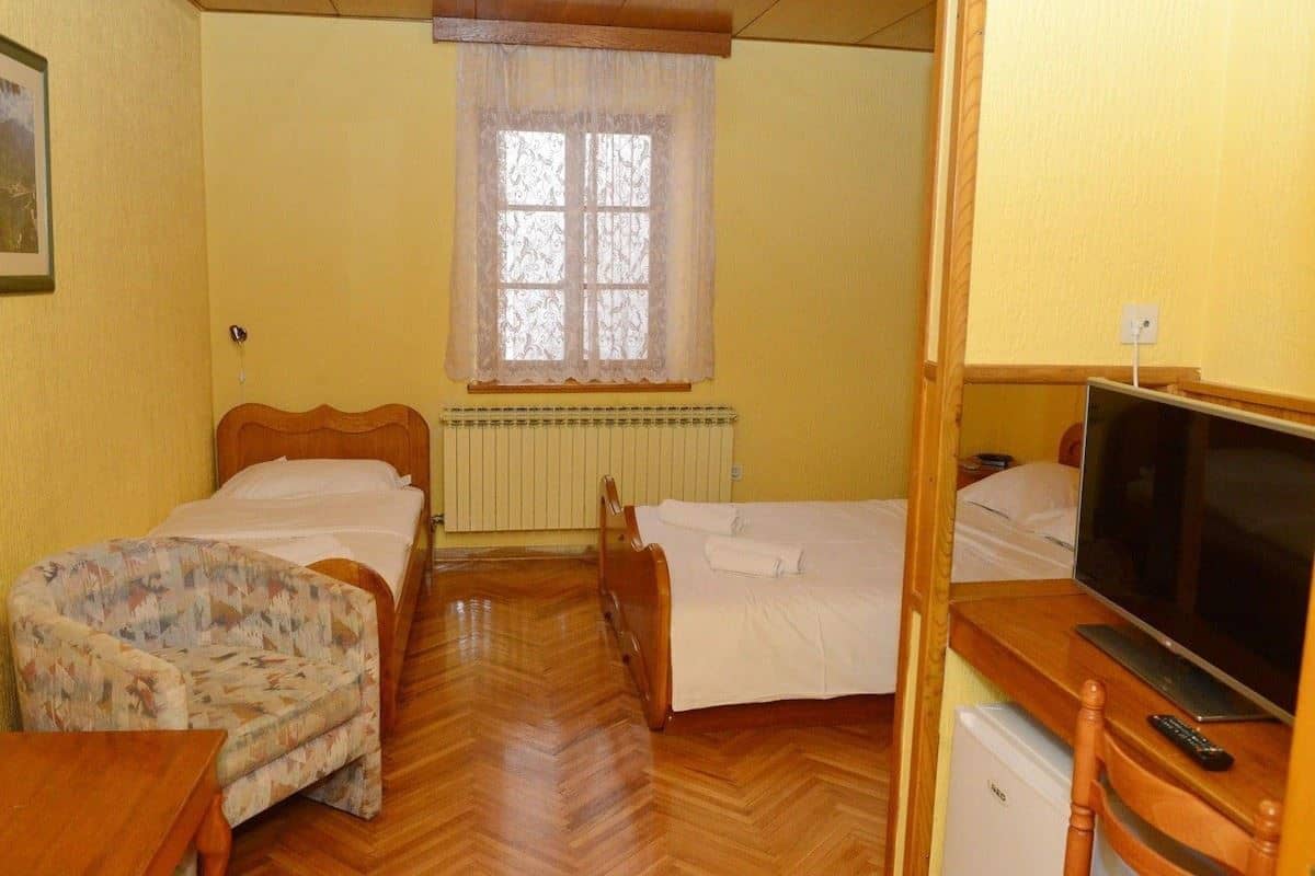 rooms-triple-room