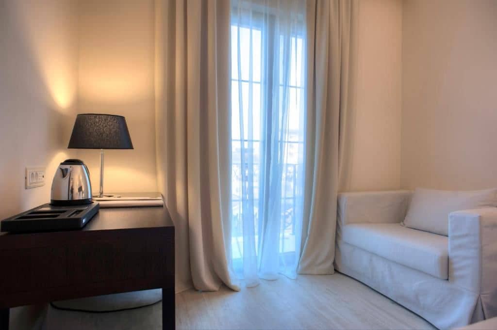 rooms-double-room-twin-bed