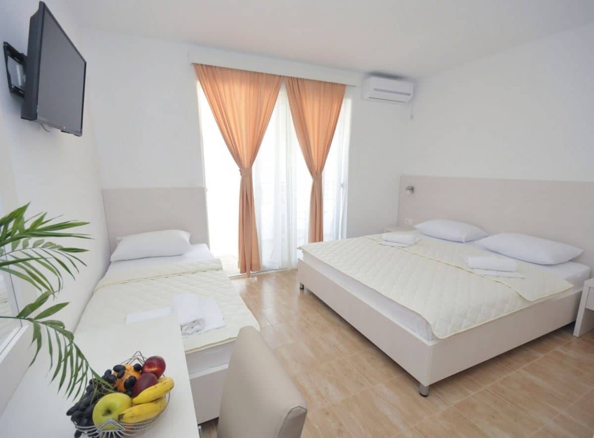 rooms-triple-room