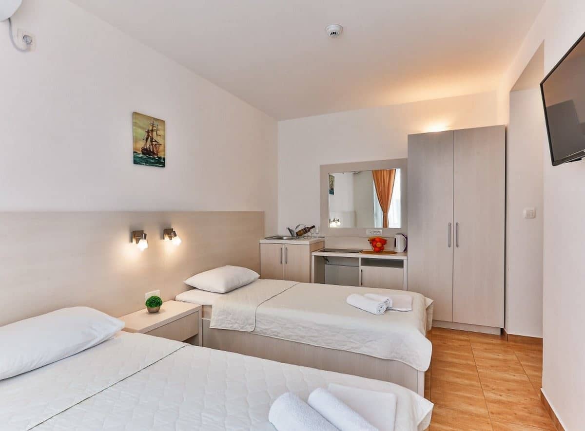 rooms-twin-studio