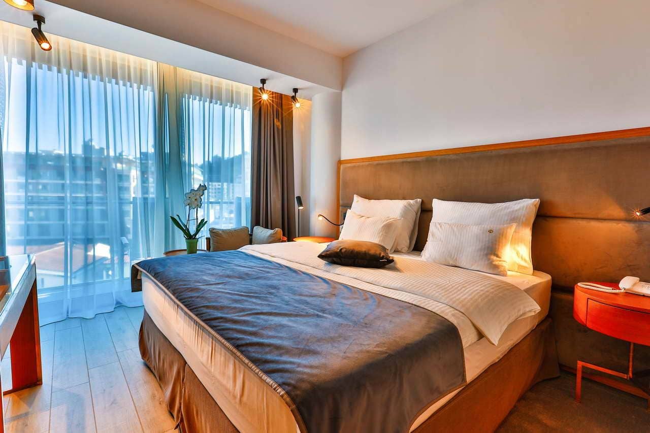 rooms-superior-room