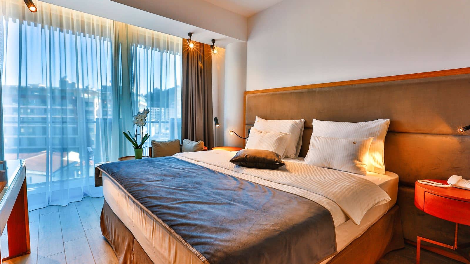 rooms-superior-room