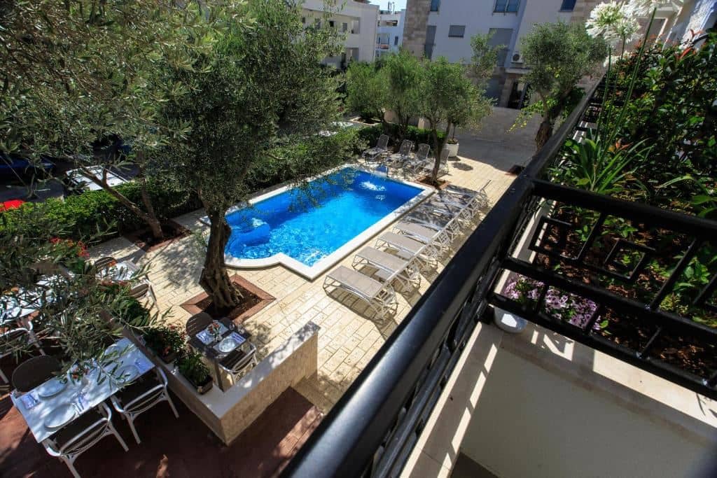 pools-pools
