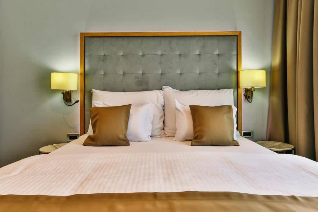 rooms-standard-double-room