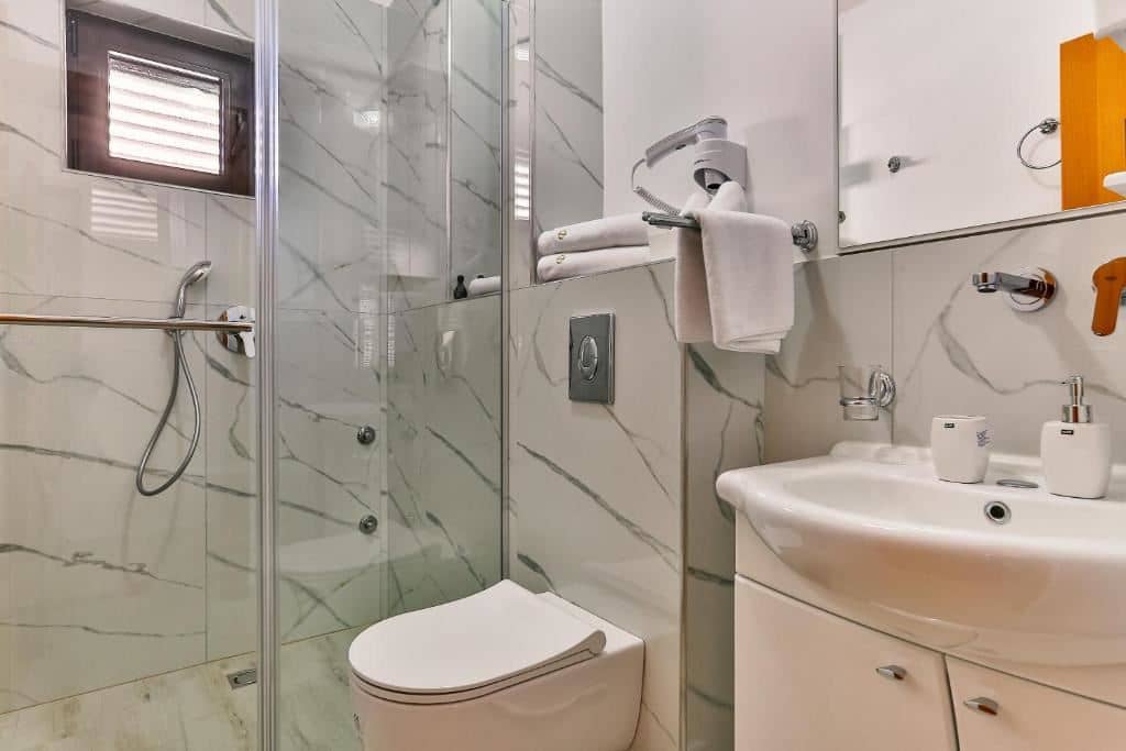 rooms-triple-room