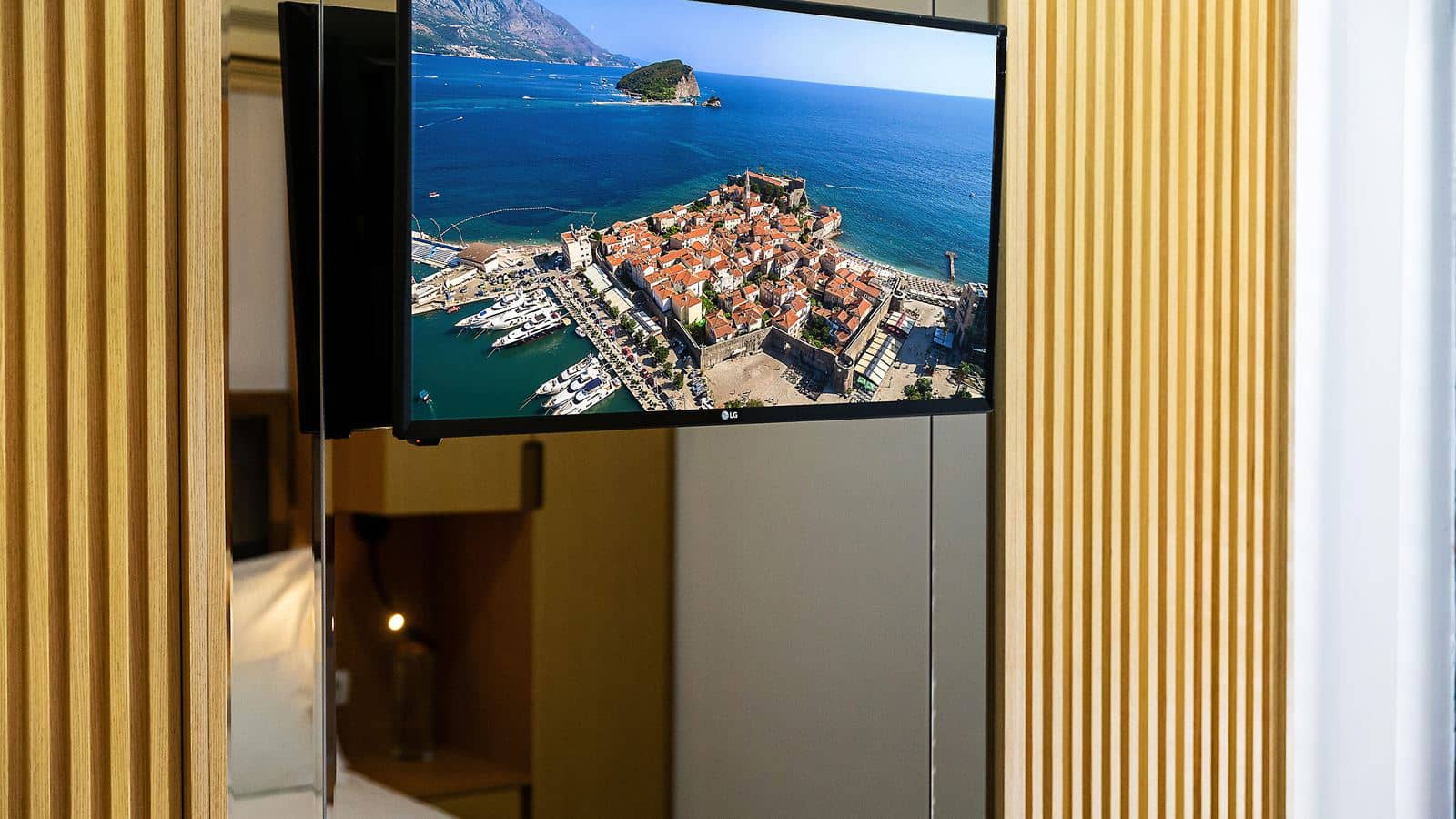 rooms-small-double-room