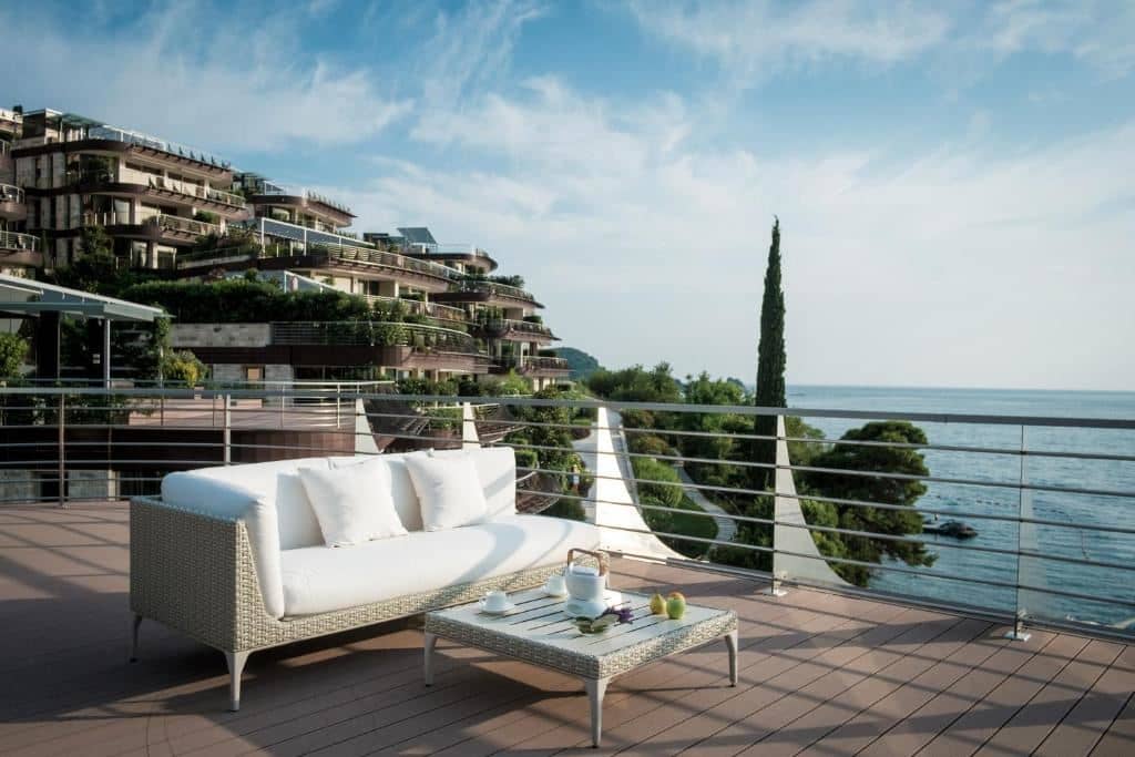 rooms-two-bedrooms-penthouse-sea-side-line