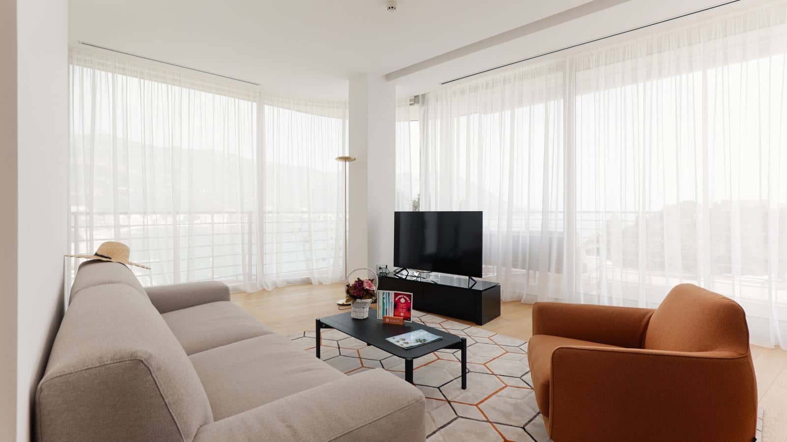 rooms-two-bedrooms-residence-sea-view-sunny-hill-line
