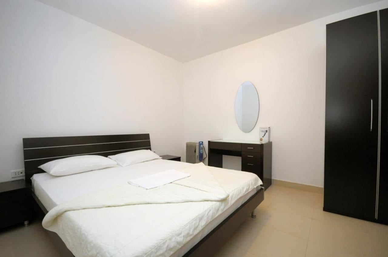 rooms-double-apartment-with-french-bed