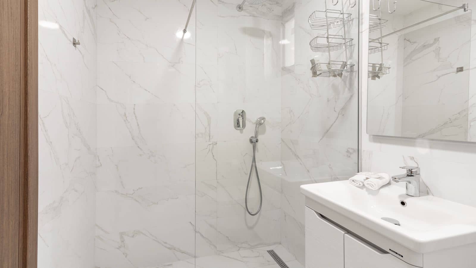 rooms-deluxe-suite