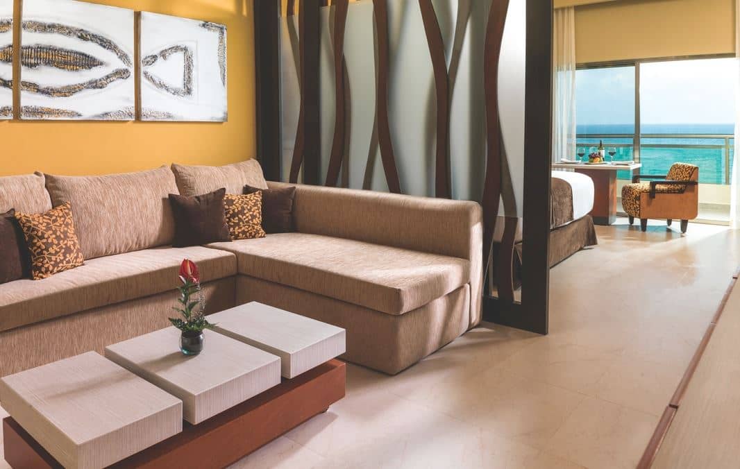 rooms-ocean-front-one-bedroom-suite
