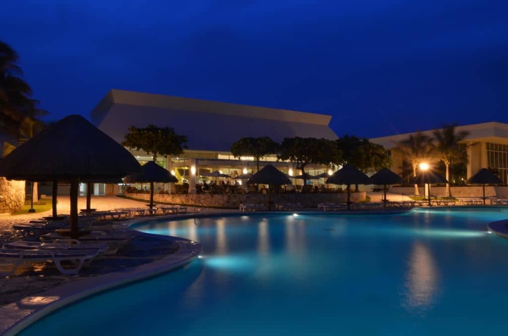 pools-outdoor-pool