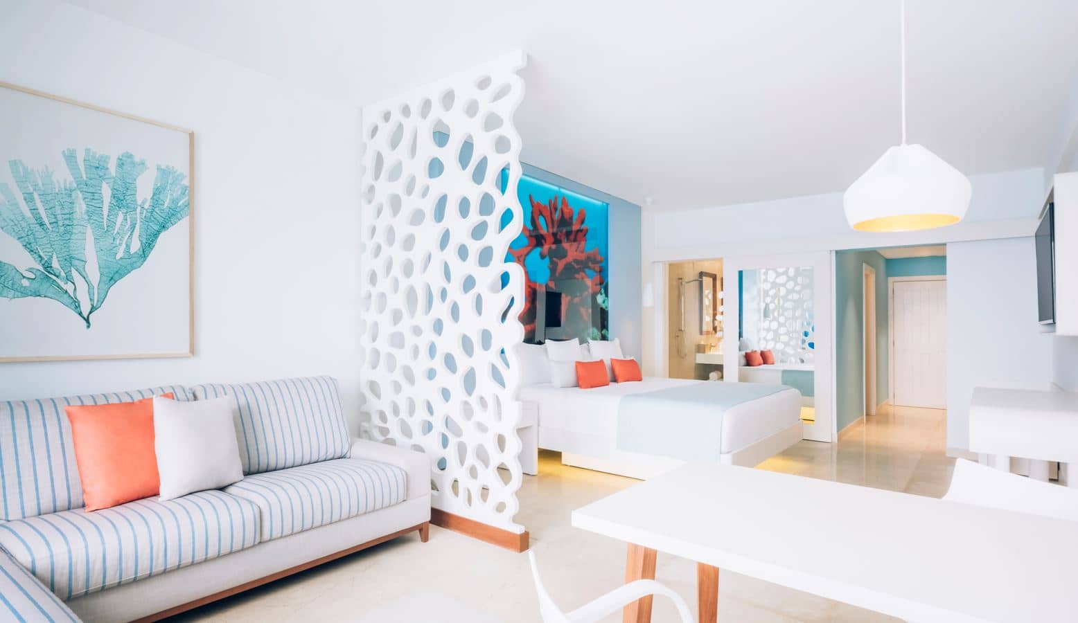 rooms-junior-suite-ocean-front-superior
