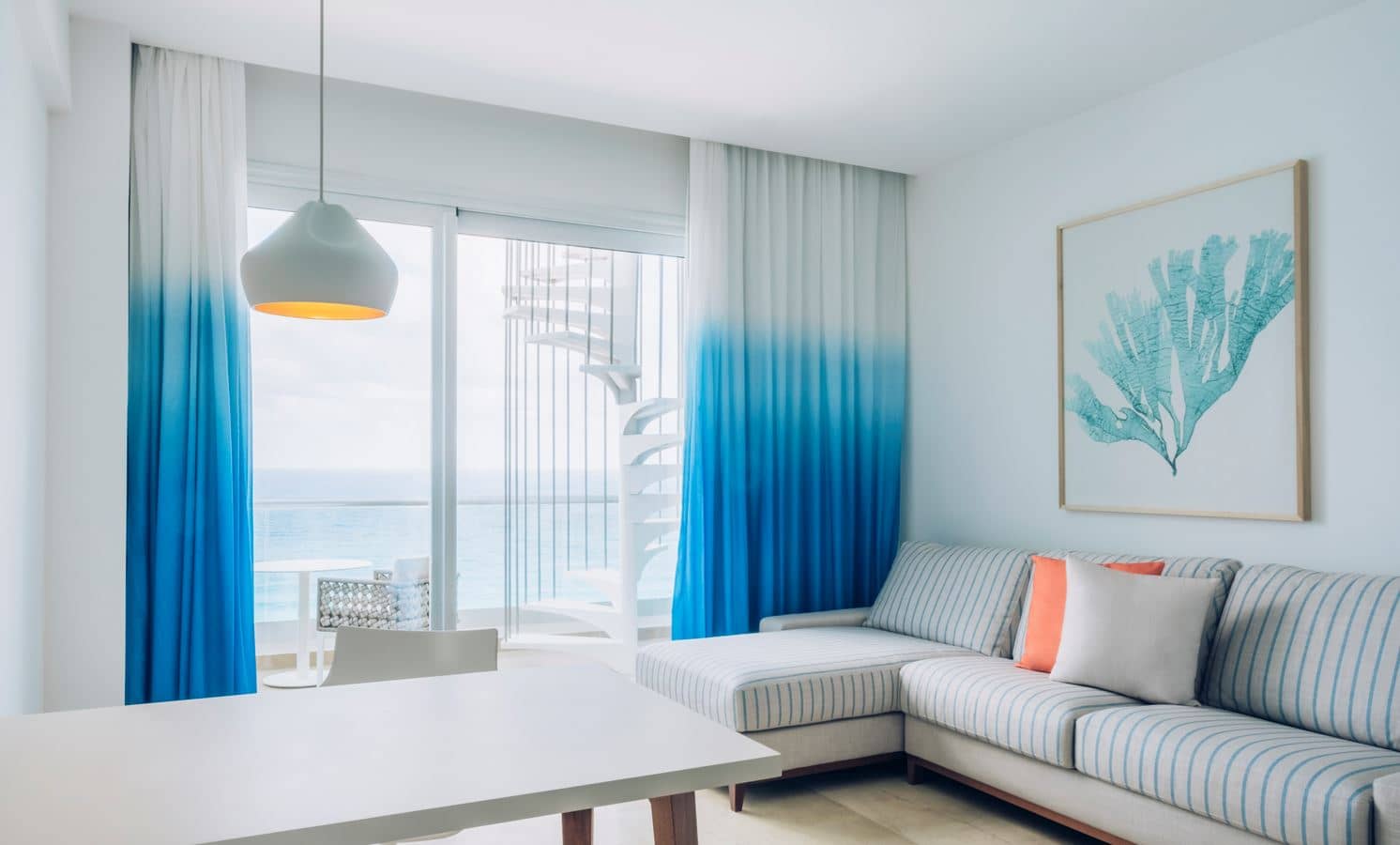 rooms-junior-suite-roof-top-ocean-front