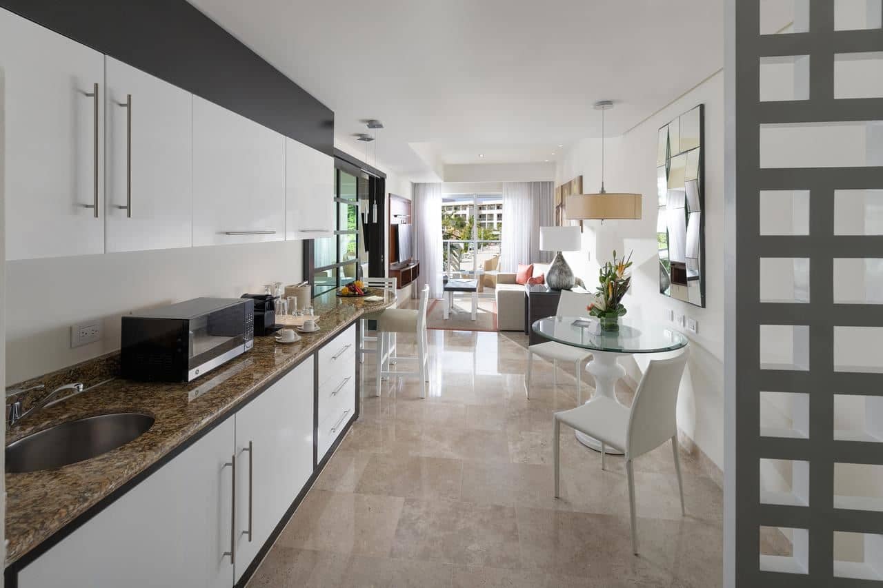 rooms-family-concierge-suite-nature-view