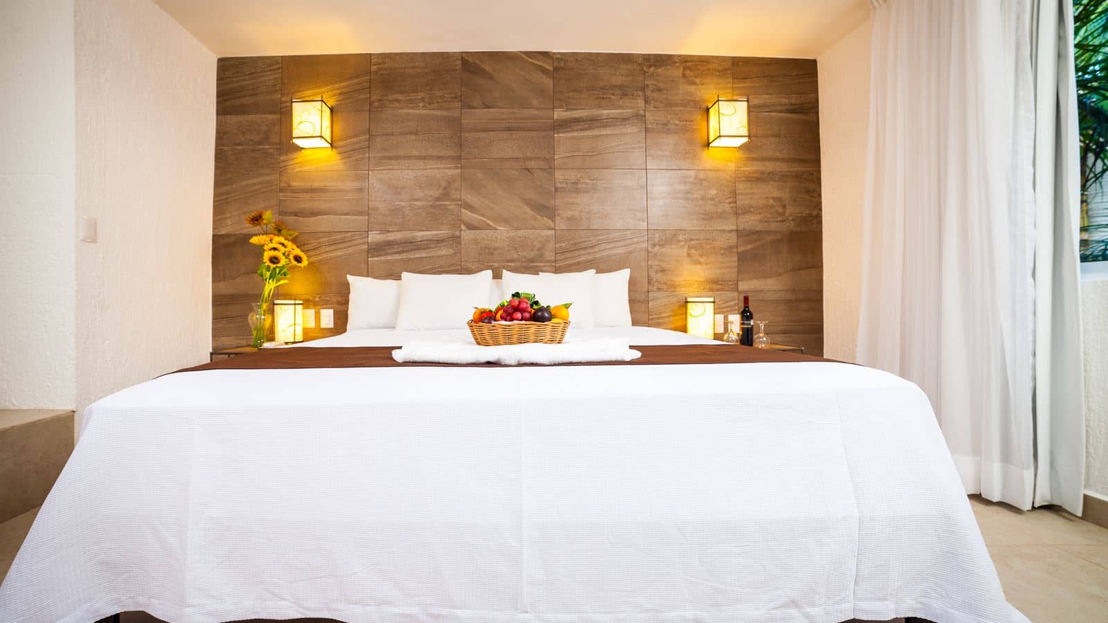 rooms-deluxe-room