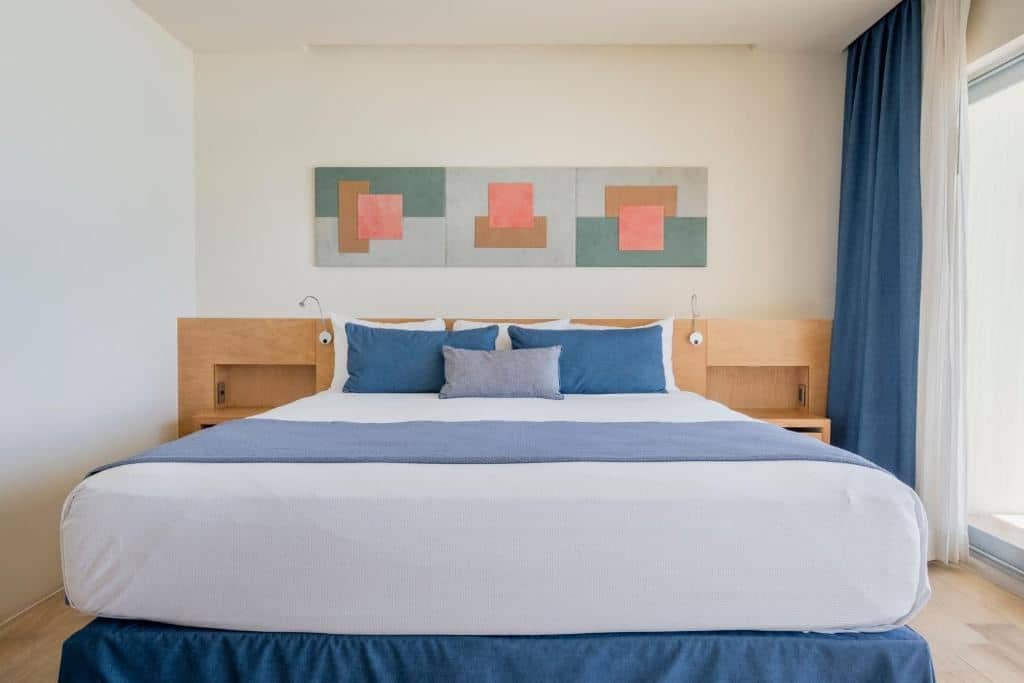 rooms-master-suite