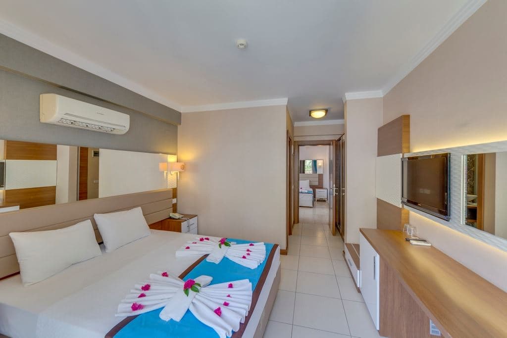 rooms-family-room