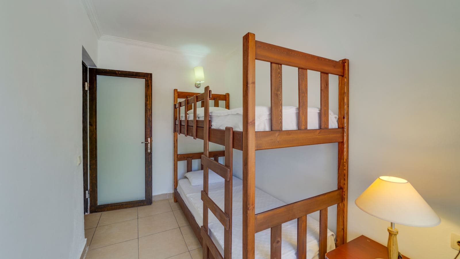 rooms-family-room
