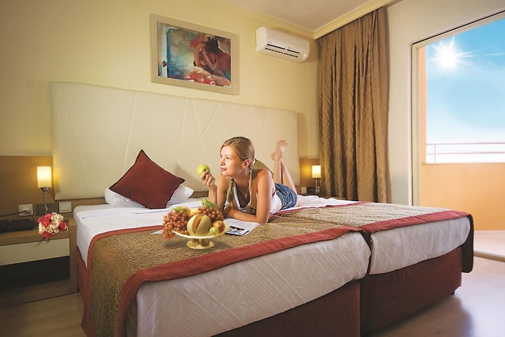 rooms-family-room