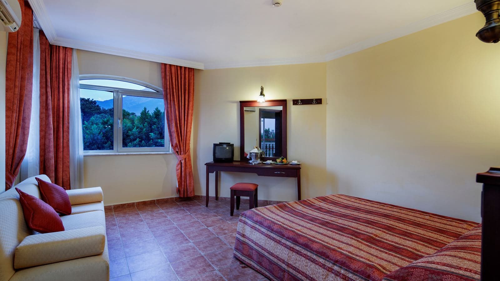 rooms-standard-room