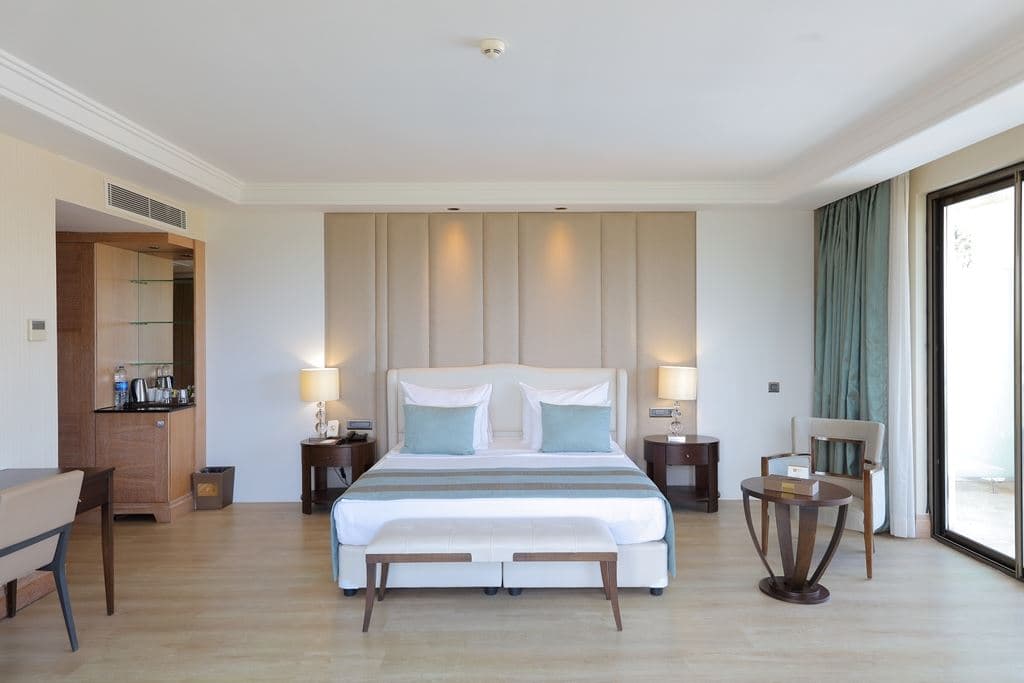 rooms-deluxe-large-side-sea-view