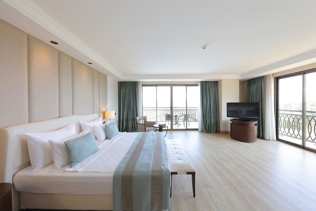 rooms-deluxe-large-side-sea-view