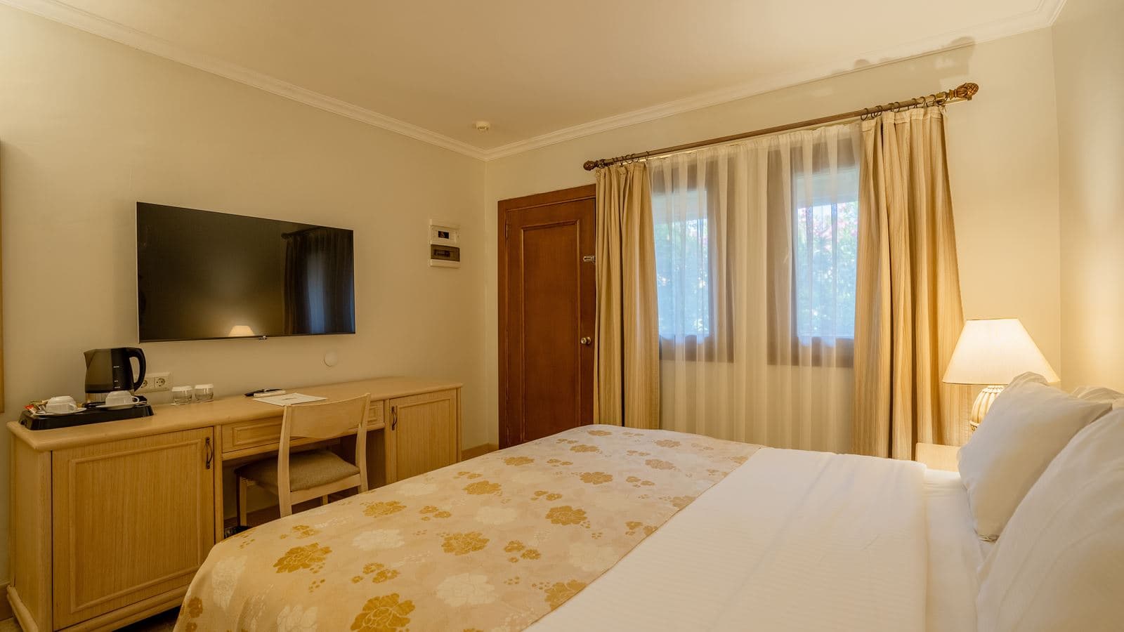 rooms-standard-room