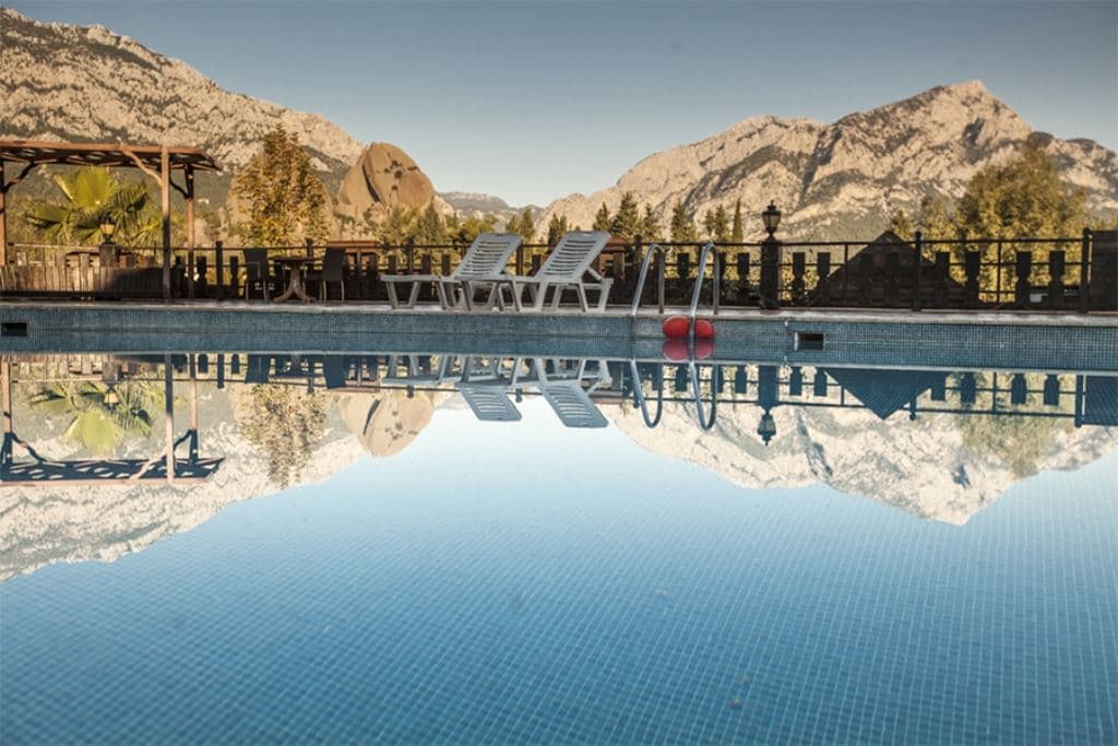 pools-outdoor-pool